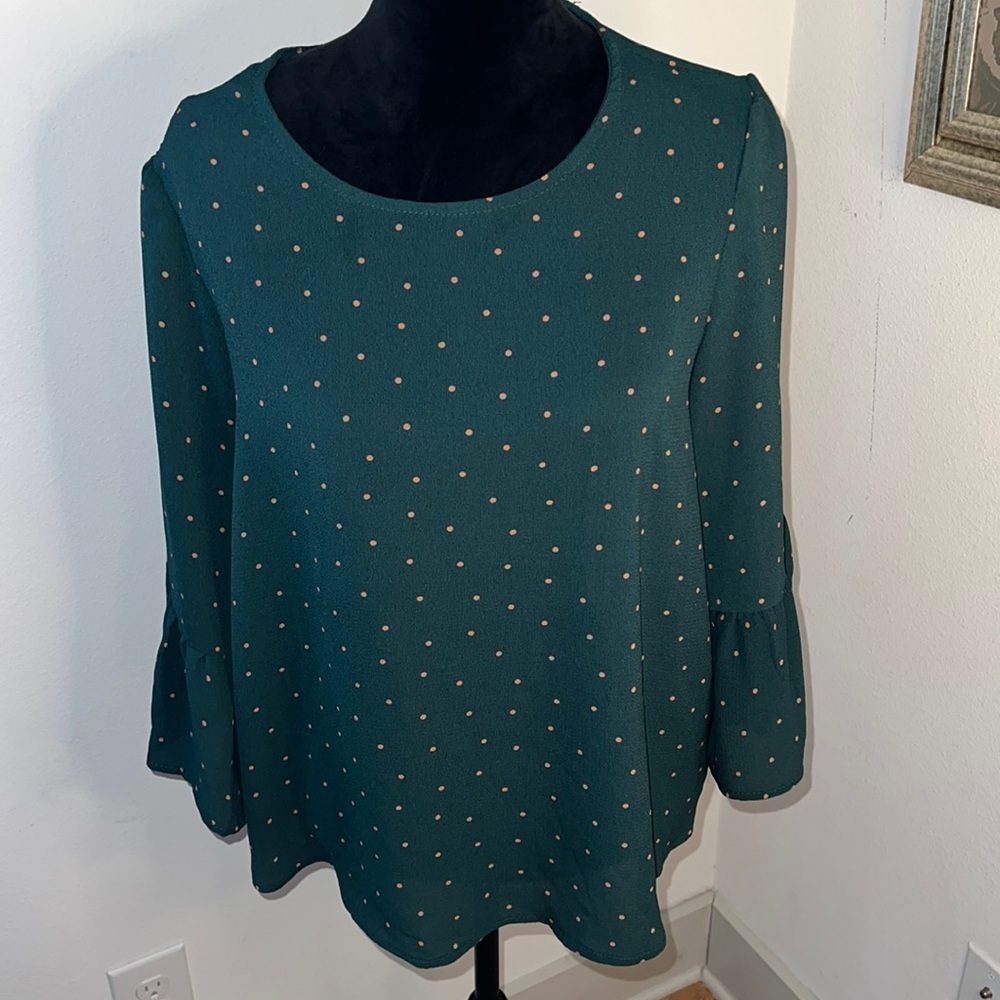 AUW Sz M dark green‎ polka dots flutter sleeves lightweight top blouse